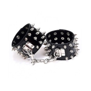 Algemas de Couro com Rebites e Corrente